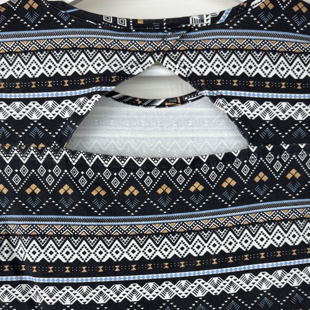 Geometric Patterned Dress - Picture 8 of 9